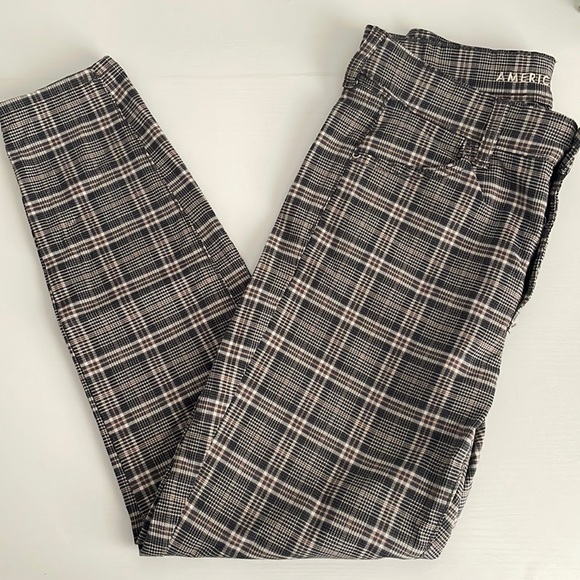 American Eagle Outfitters Pants - AE Plaid Stretch Pants - Size 4 SHORT
